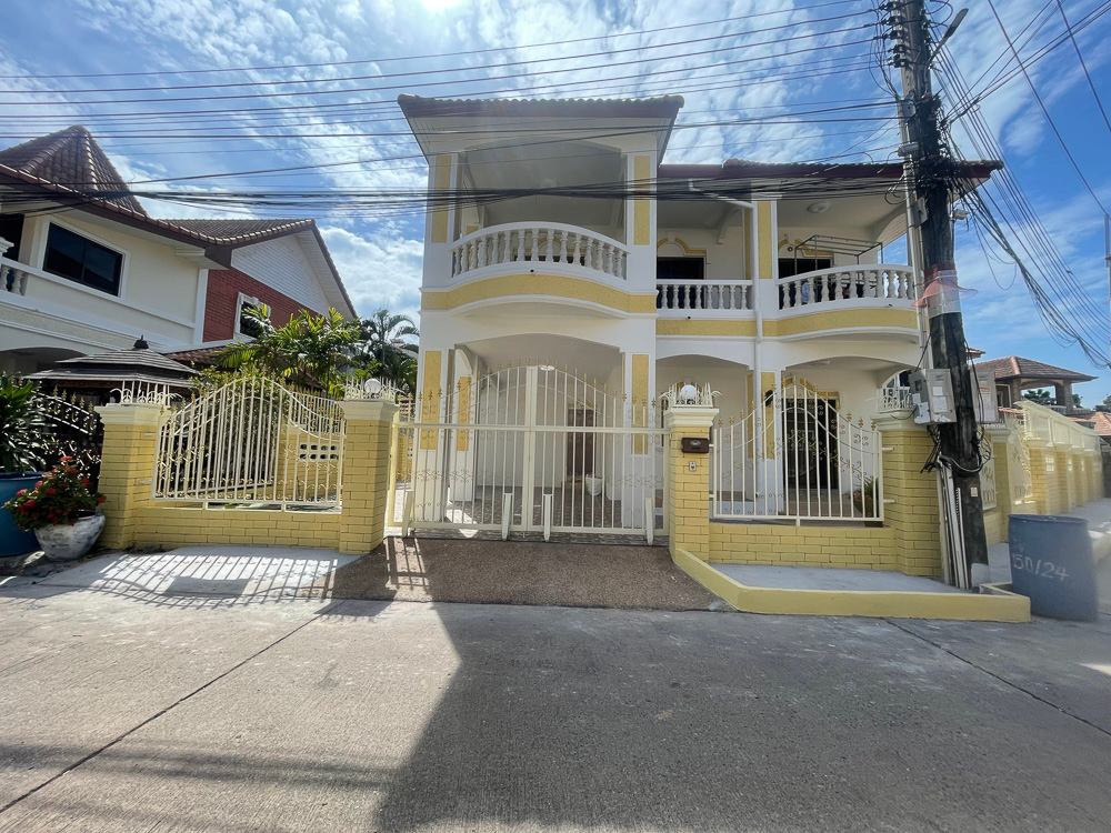 3-BR Villa for Sale-1 EP0017 | 3-BR Villa for Sale in East Pattaya – 5 Mins to the Beach