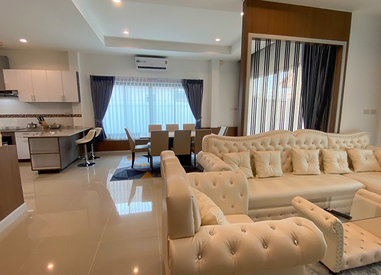 EP0044 | 3-BR Family Home for Sale in Huay Yai, Pattaya