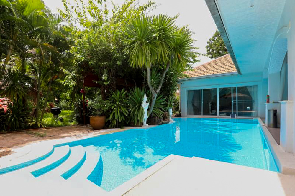 EP0048 | Grand 4-BR Luxury Estate for Sale in Thepprasit