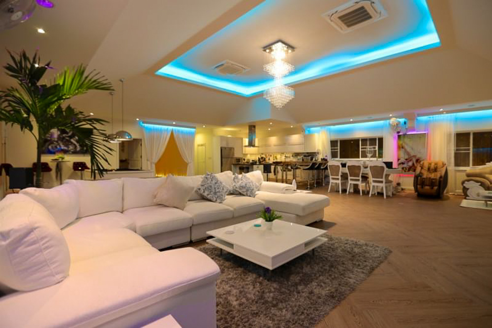 EP0048 | Grand 4-BR Luxury Estate for Sale in Thepprasit