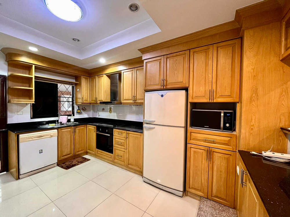 Grand Estate for Sale in East Pattaya-16 EP0032 | Grand Estate for Sale in East Pattaya – Only 4 Mins to Tara Pattana