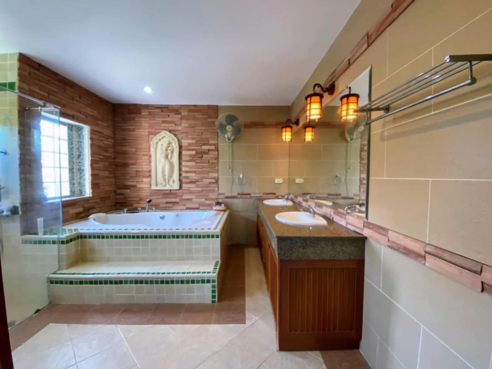 Grand Estate for Sale in Paradise Villa 2, East Pattaya-1 EP0031 | Grand Estate for Sale in Paradise Villa 2, East Pattaya