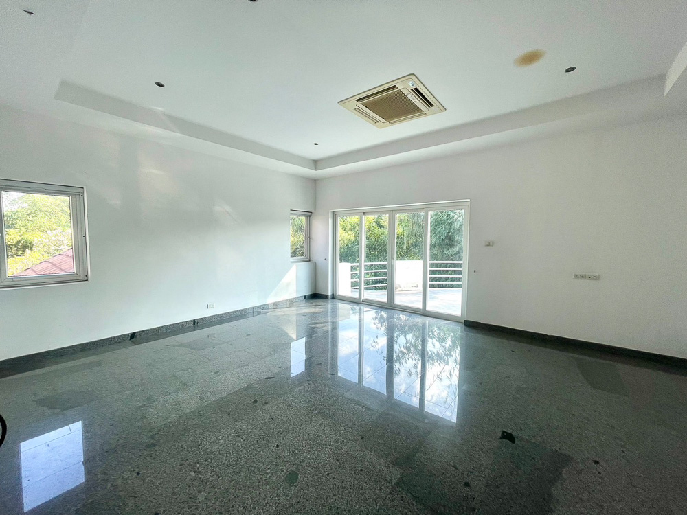 EP0021 | Villa for Sale in East Pattaya – Close to MIS