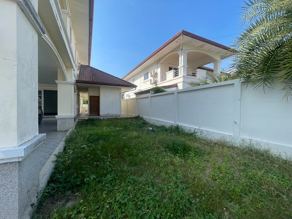 EP0021 | Villa for Sale in East Pattaya – Close to MIS