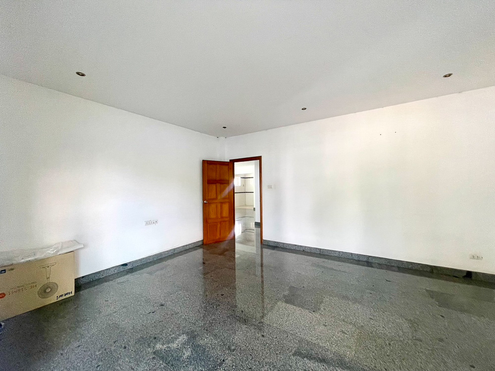 EP0021 | Villa for Sale in East Pattaya – Close to MIS