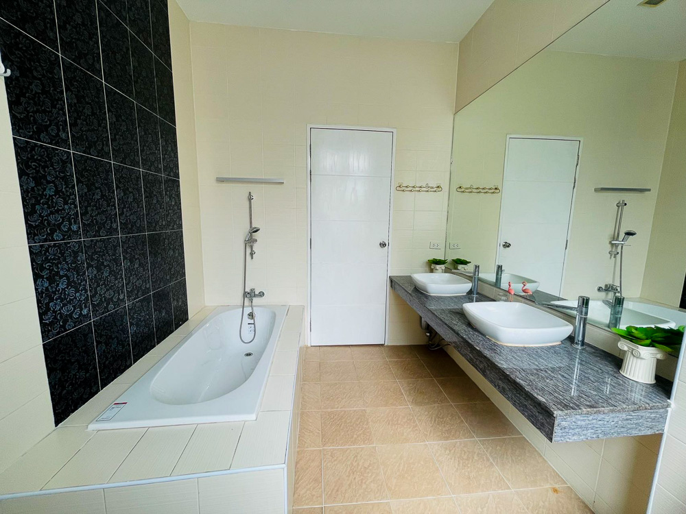 EP0022 | Villa for Sale in East Pattaya – Only 6 Mins to MIS