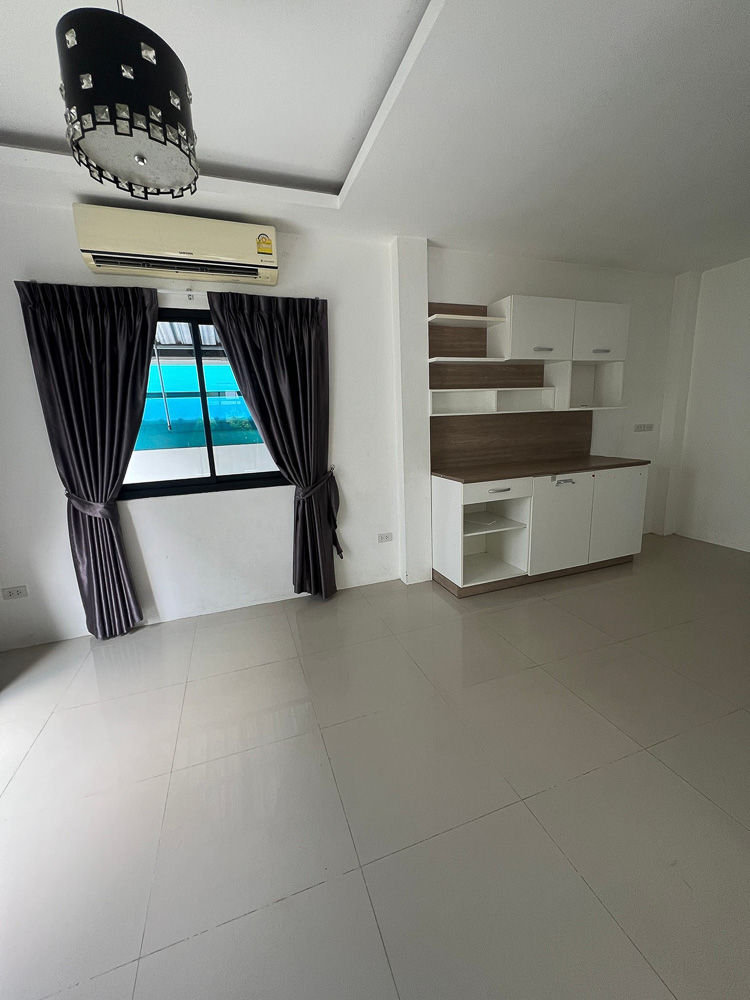 Villa for Sale in East Pattaya – Close to MIS-8 EP0018 | Modern Villa for Sale in Pattaya – Close to MIS