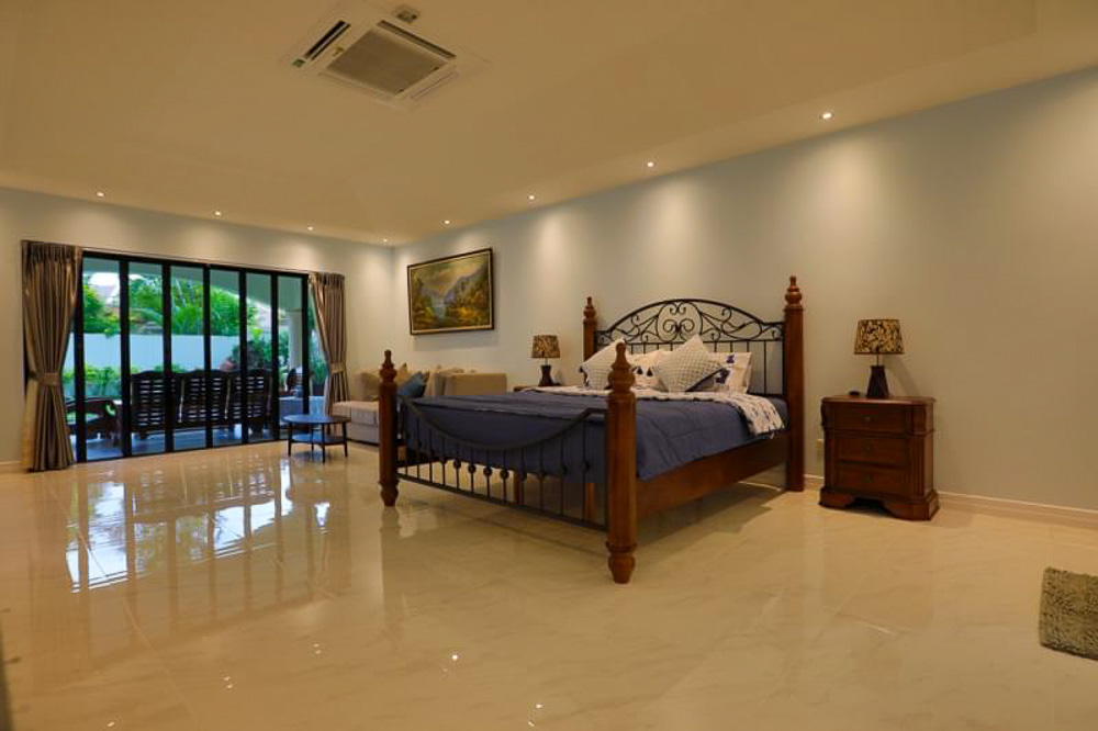 EP0052 | Luxury Villa for Sale in Thepprasit Pattaya