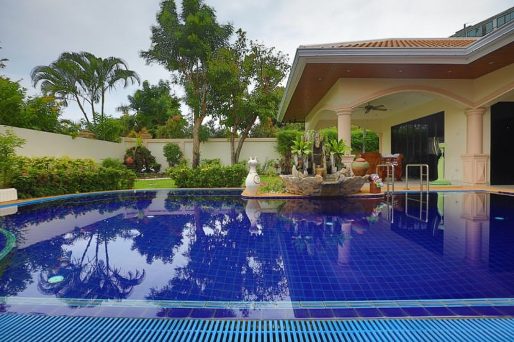 EP0052 | Luxury Villa for Sale in Thepprasit Pattaya