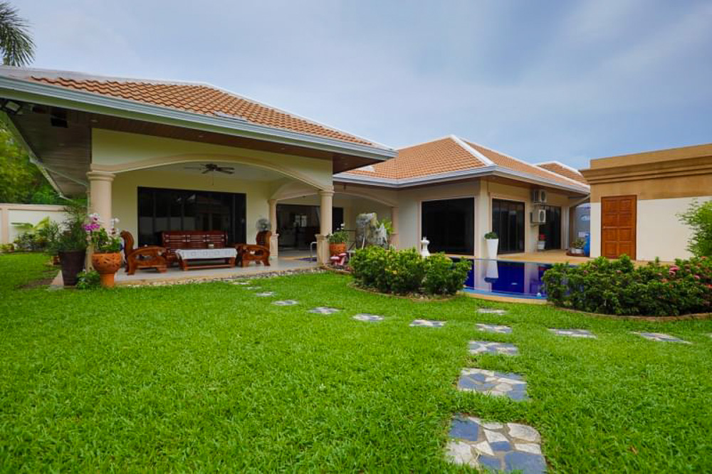EP0052 | Luxury Villa for Sale in Thepprasit Pattaya