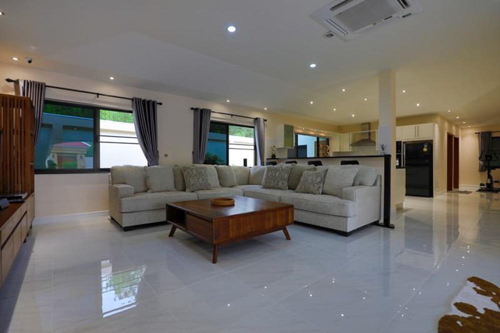 EP0052 | Luxury Villa for Sale in Thepprasit Pattaya