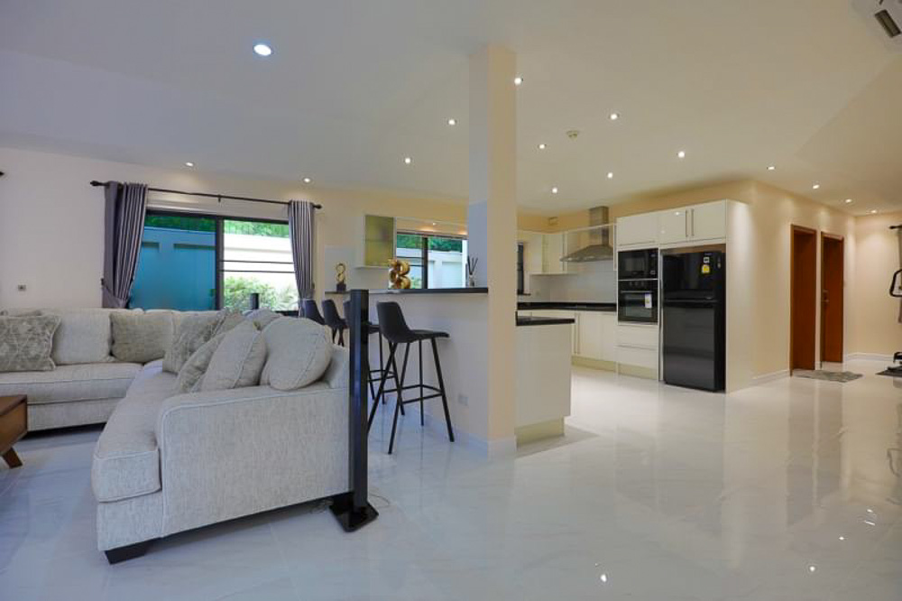 EP0052 | Luxury Villa for Sale in Thepprasit Pattaya