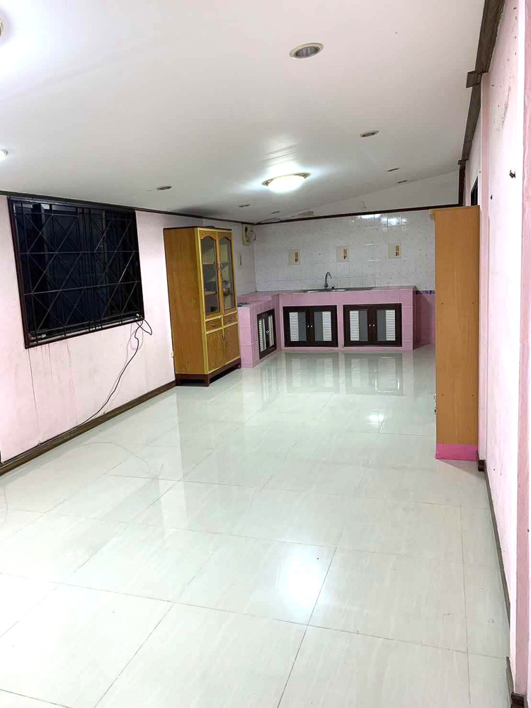 EP0080 | 2-BR Family Villa for Sale in Nern Plub Wan, East Pattaya