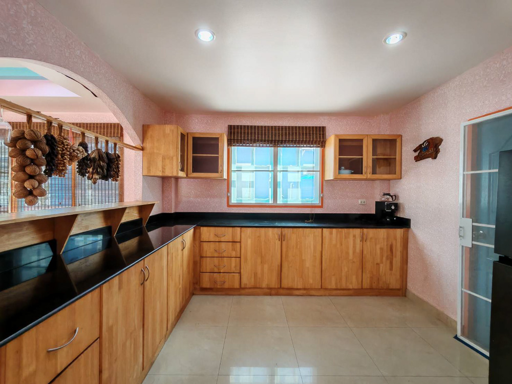 EP0066 | 3-BR Coastal Villa for Sale in Jomtien, Pattaya