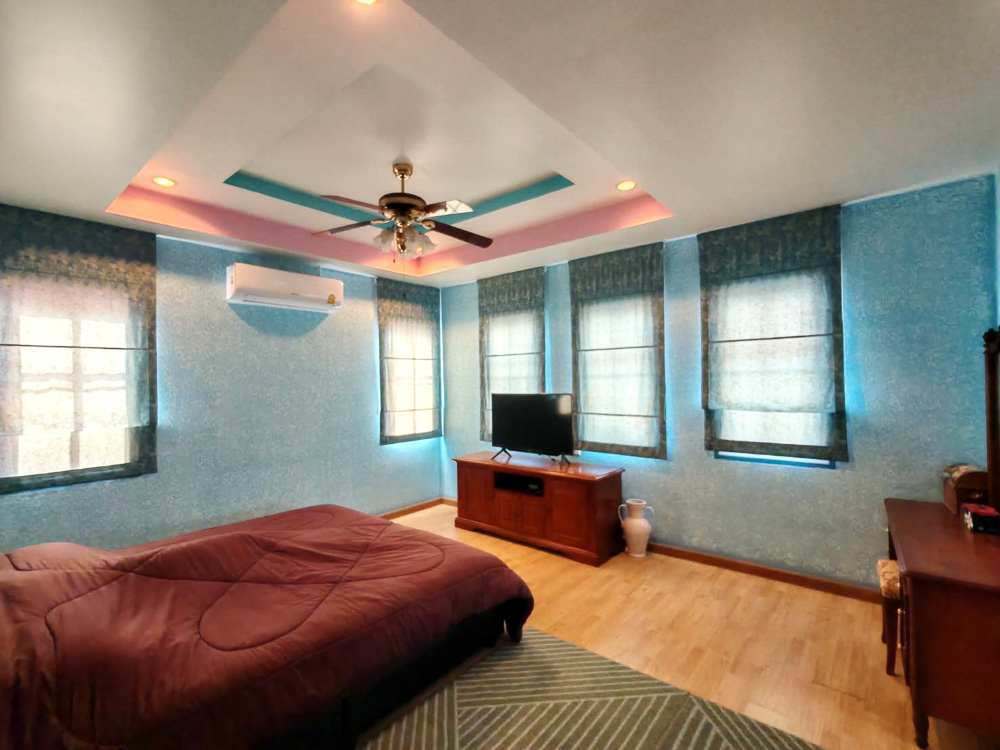 EP0066 | 3-BR Coastal Villa for Sale in Jomtien, Pattaya