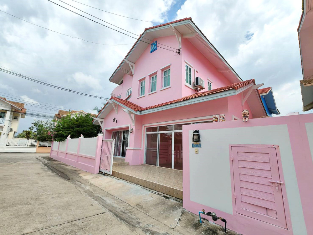 EP0066 | 3-BR Coastal Villa for Sale in Jomtien, Pattaya