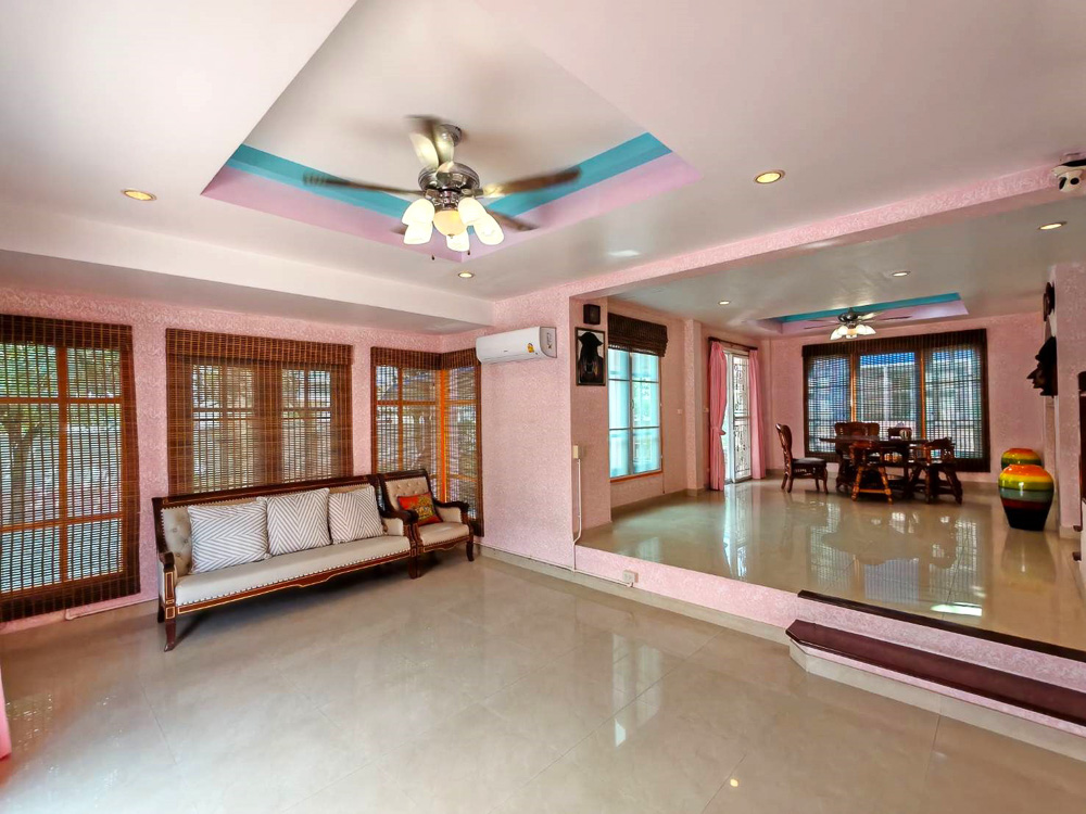 EP0066 | 3-BR Coastal Villa for Sale in Jomtien, Pattaya