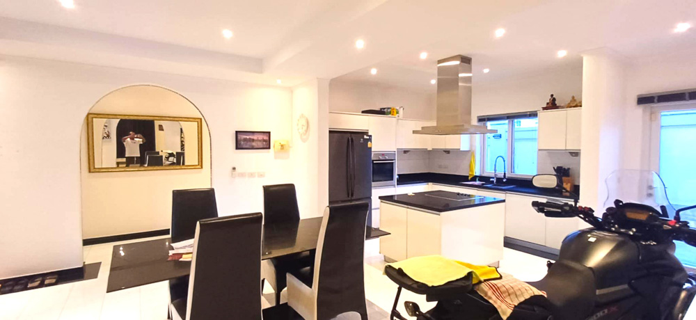 EP0215 | 3-BR Family Villa for Sale in Khao Noi
