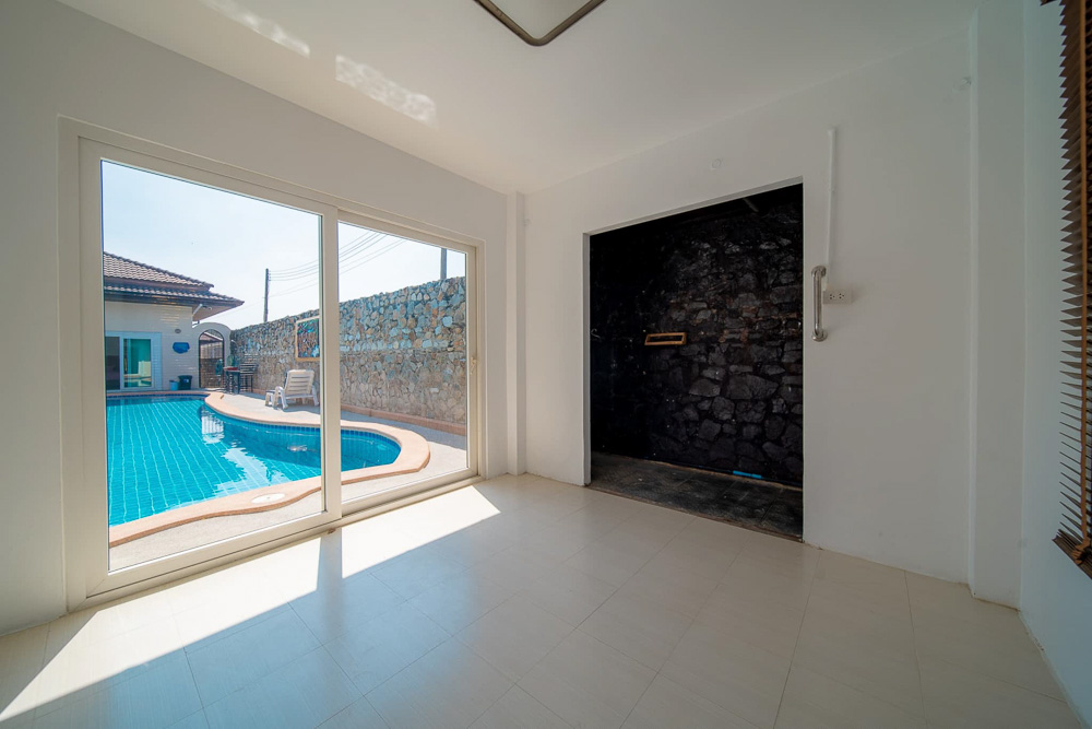 EP0053 | 4-BR Executive Villa for Rent in Pattaya