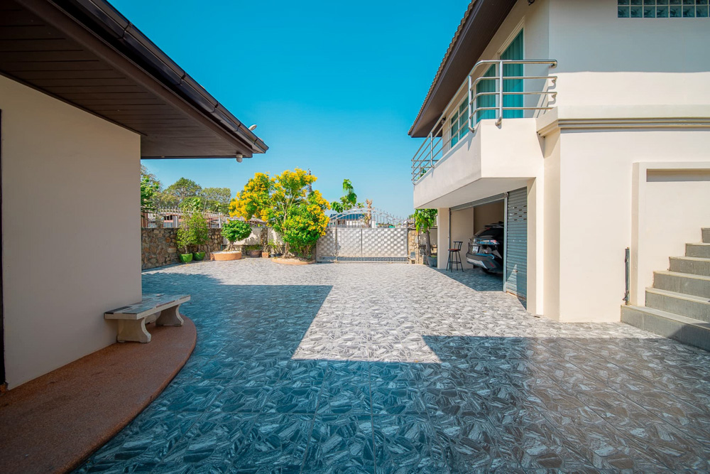 EP0053 | 4-BR Executive Villa for Rent in Pattaya
