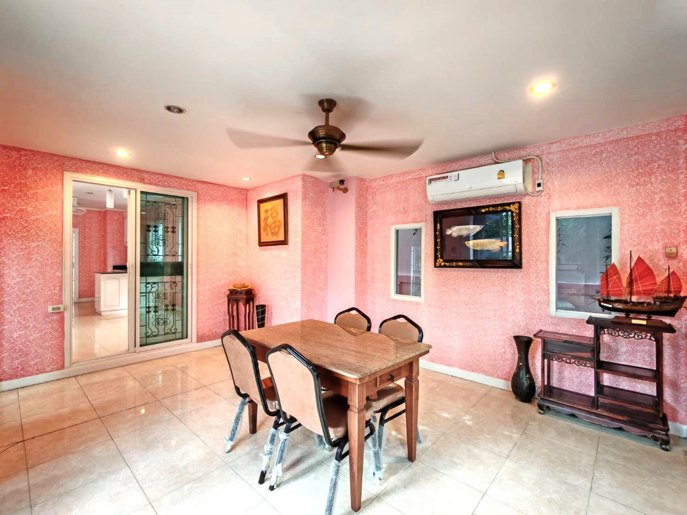 4-BR Family Villa for Sale in Pattaya-11 EP0067 | 4-BR Family Villa for Sale in Pattaya