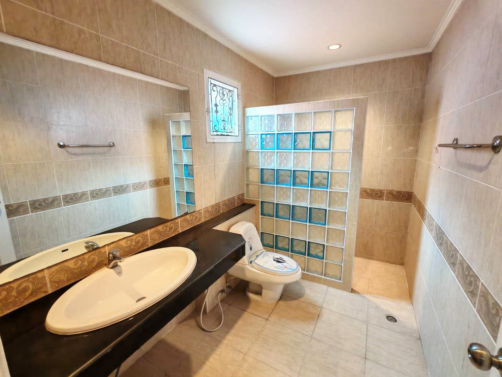 4-BR Family Villa for Sale in Pattaya-23 EP0067 | 4-BR Family Villa for Sale in Pattaya