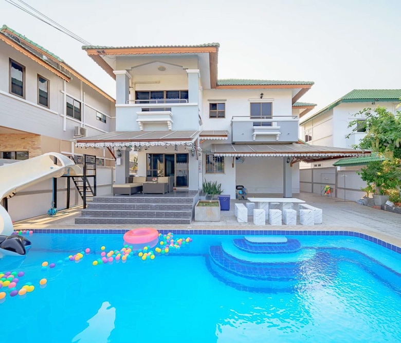EP0119 | 4-BR Family Villa for Sale in Pattaya