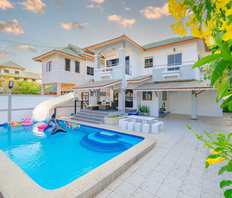 EP0119 | 4-BR Family Villa for Sale in Pattaya