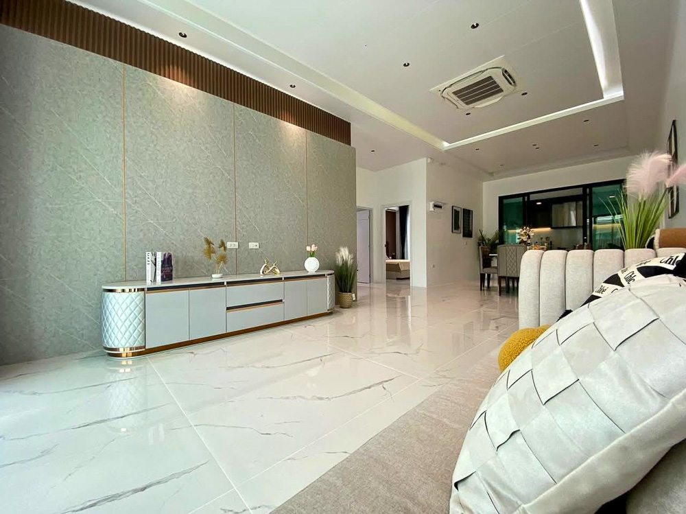 EP0083 | 3-BR Family Villa for Sale at The Lake, Huay Yai