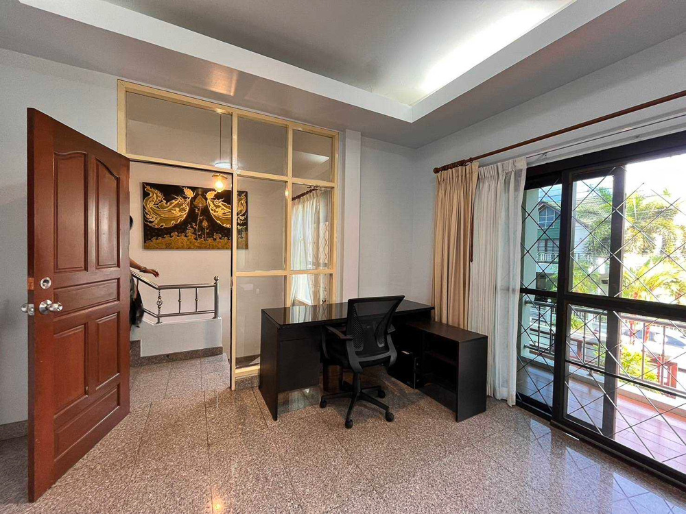 Family Villa for Sale in Jomtie-17 EP0077 | 4-BR Family Villa for Sale in Jomtien, Pattaya