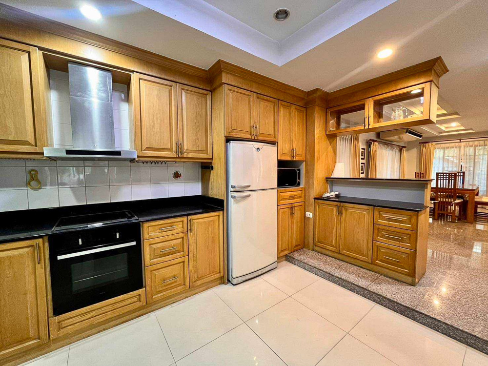 Family Villa for Sale in Jomtie-18 EP0077 | 4-BR Family Villa for Sale in Jomtien, Pattaya