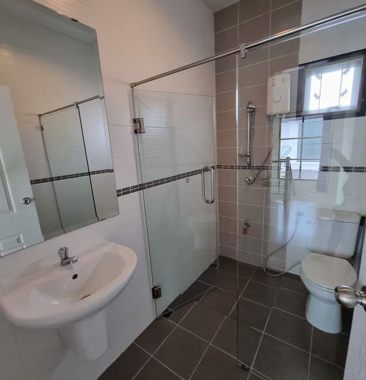 EP0106 | 3-BR Family Villa for Sale in Pattaya