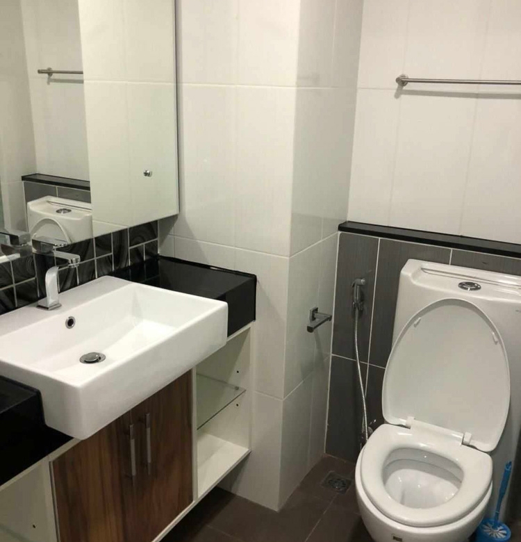 EP0109 | Ground-Floor Studio Condo for Rent