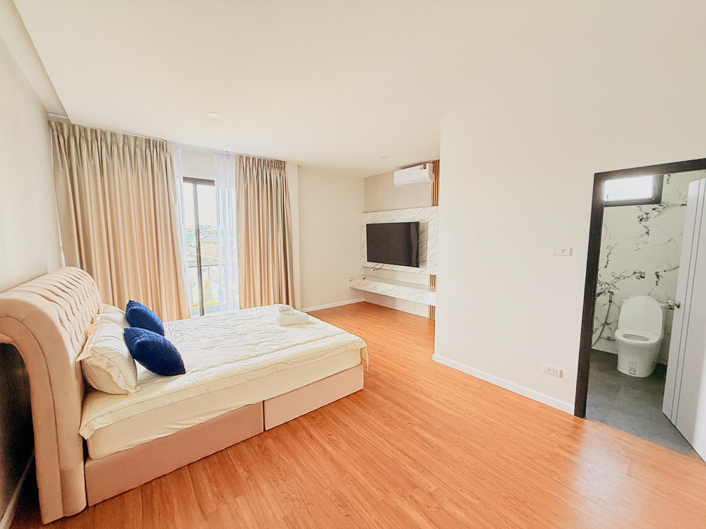 EP0211 | Home for Sale at Dream Pool Villa 5, Chaiyapruek
