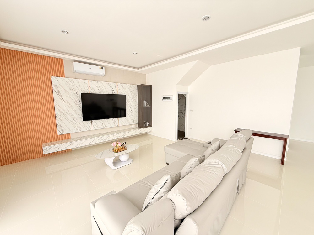 EP0212 | Home for Sale at Dream Pool Villa 5, Chaiyapruek