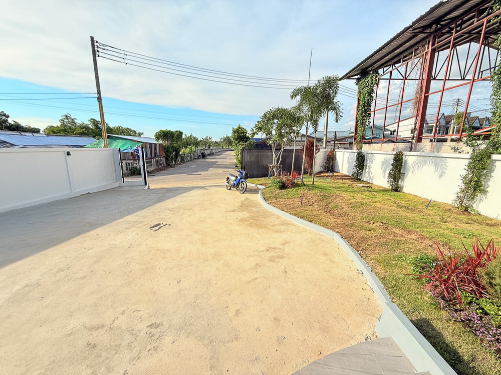 EP0211 | Home for Sale at Dream Pool Villa 5, Chaiyapruek