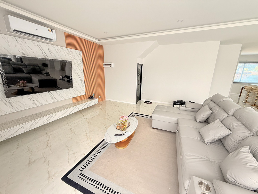 EP0211 | Home for Sale at Dream Pool Villa 5, Chaiyapruek
