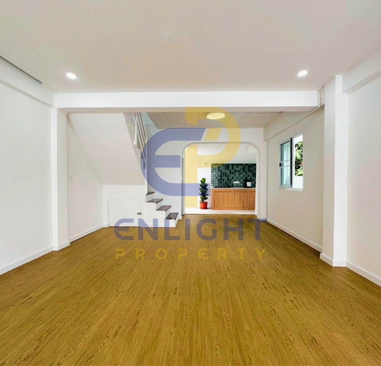 EP0317 | Charming 2-BR Family Home for Sale in Nern Plub Wan