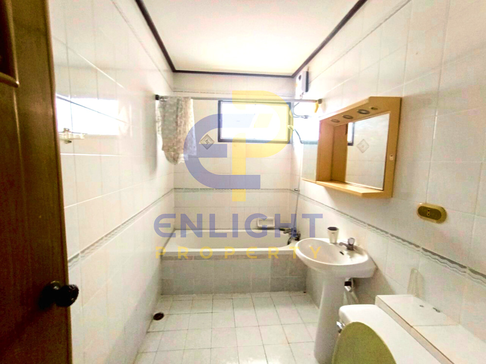 EP0314 | 4-BR Central Pattaya House for Sale with Sitting Tenant