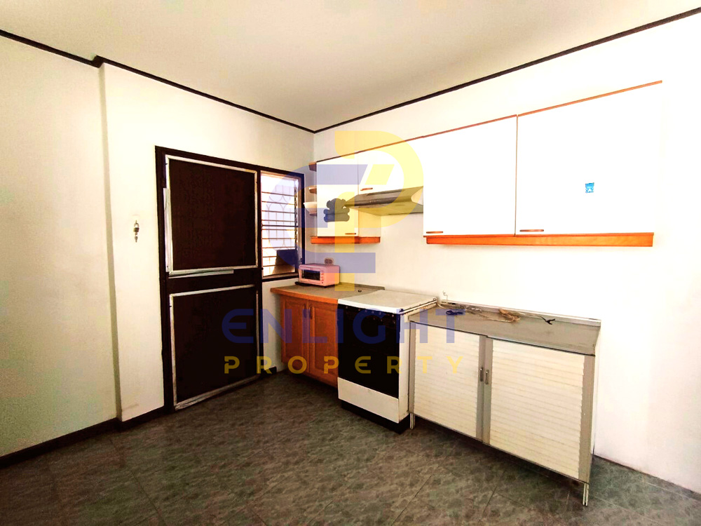 EP0314 | 4-BR Central Pattaya House for Sale with Sitting Tenant