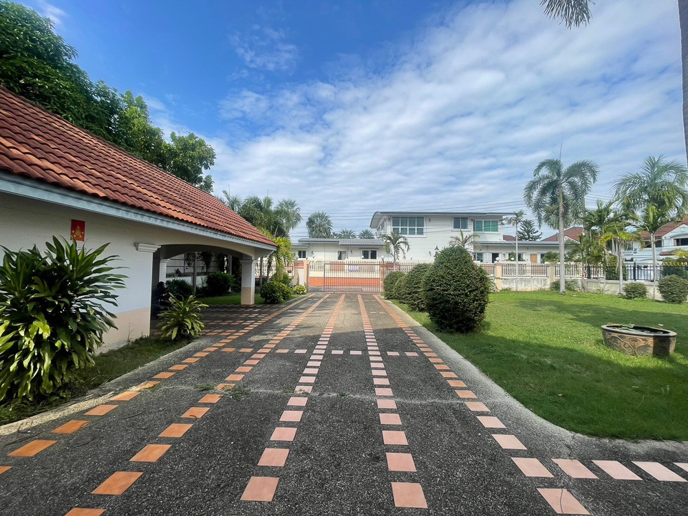 Luxury Estate for Sale at Permsap Housing-4 EP0064 | Luxury Estate for Sale at Permsap Housing, East Pattaya