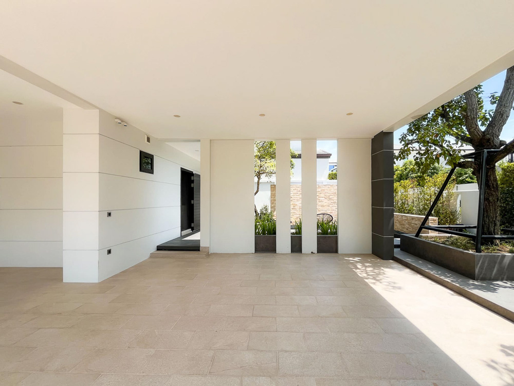 Luxury Villa for Sale in Nong Pla Lai-3 EP0057 | Modern 4-BR Luxury Villa for Sale in Nong Pla Lai