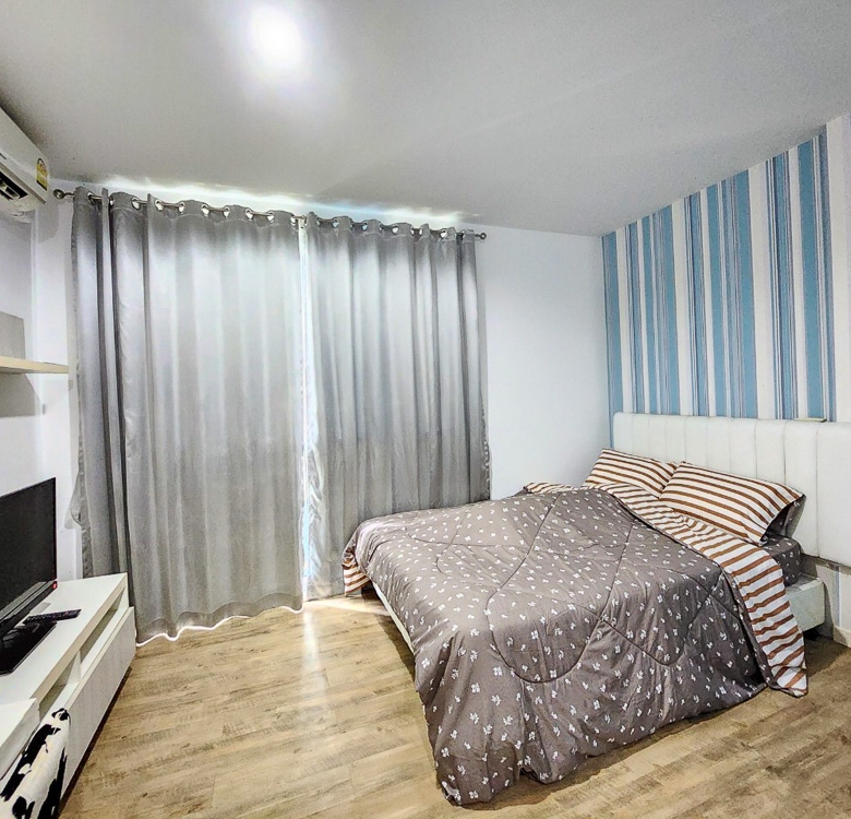 EP0085 | Charming 3rd-Floor Studio Condo for Rent