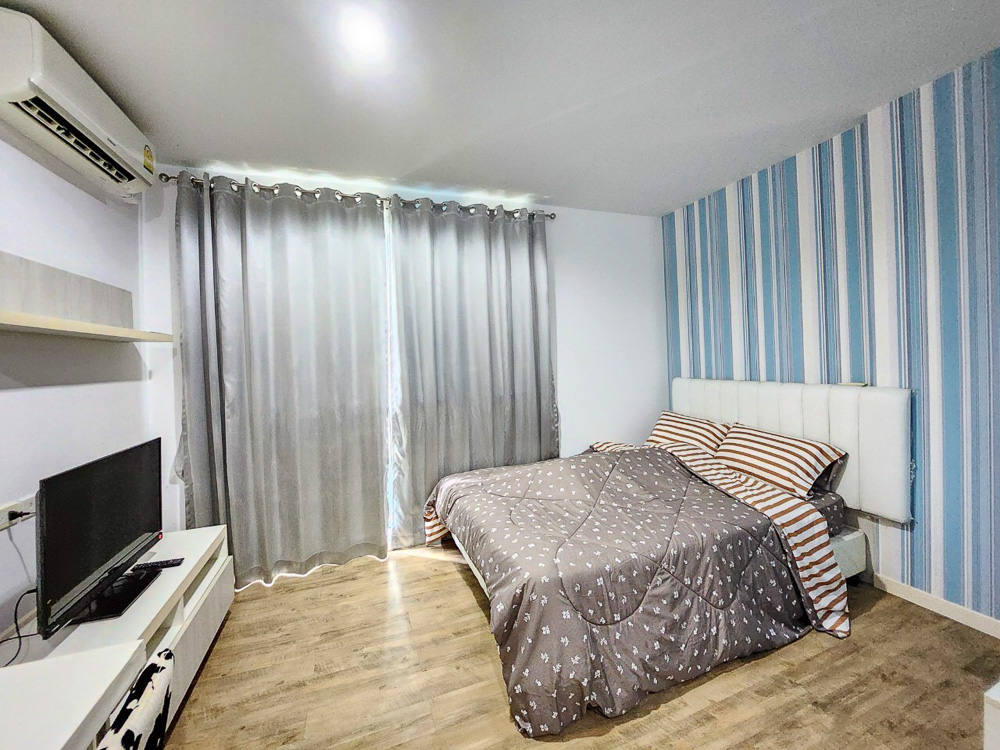 EP0085 | Charming 3rd-Floor Studio Condo for Rent