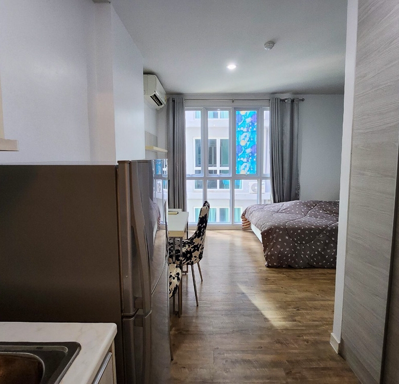 EP0085 | Charming 3rd-Floor Studio Condo for Rent