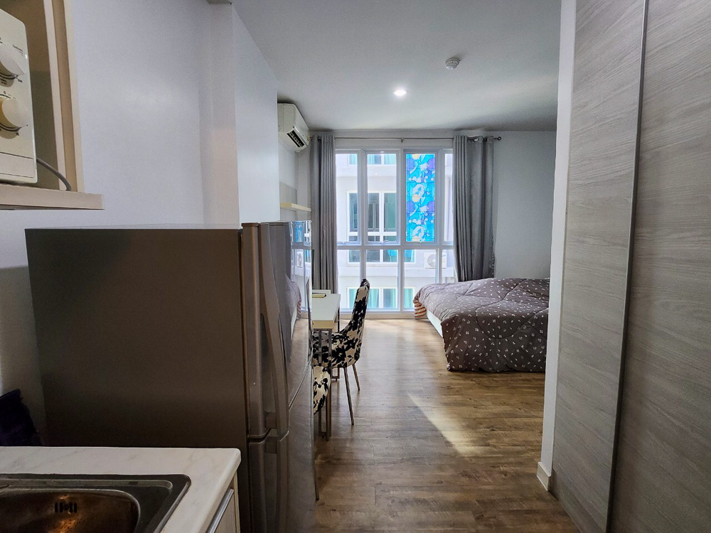 EP0085 | Charming 3rd-Floor Studio Condo for Rent