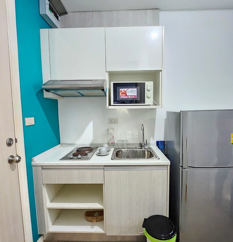 EP0085 | Charming 3rd-Floor Studio Condo for Rent