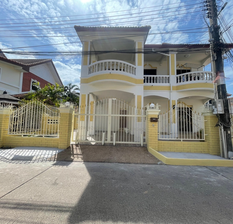 EP0073 | Prime 3-BR Detached Villa for Rent in South Pattaya