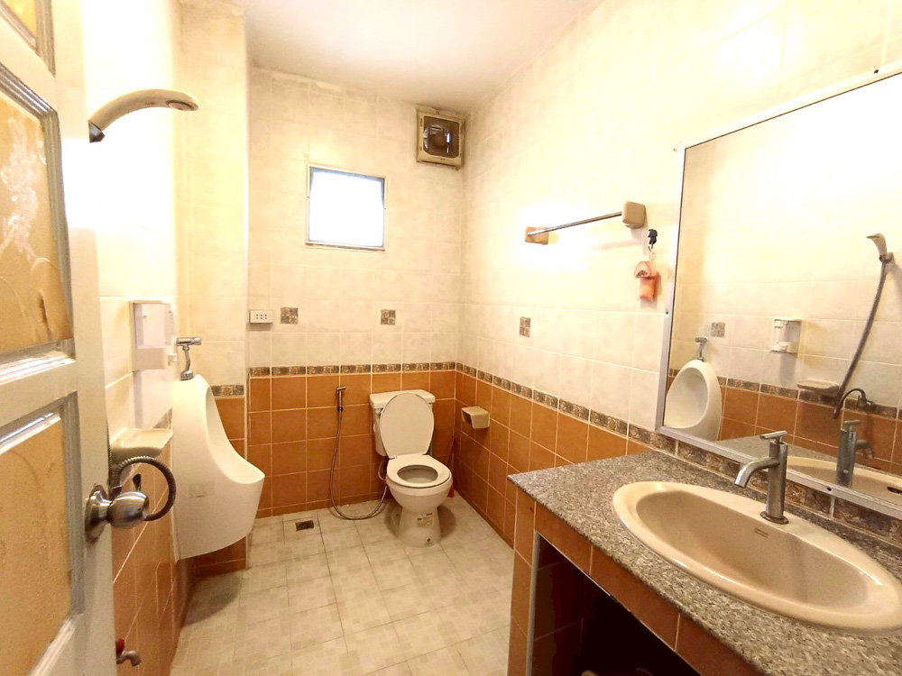 EP0203 | 4-BR Family Villa for Sale at Viewpoint Jomtien