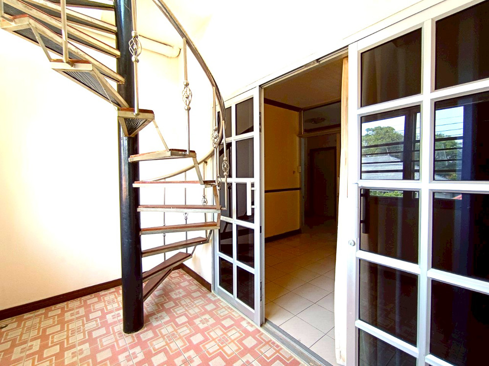 EP0203 | 4-BR Family Villa for Sale at Viewpoint Jomtien